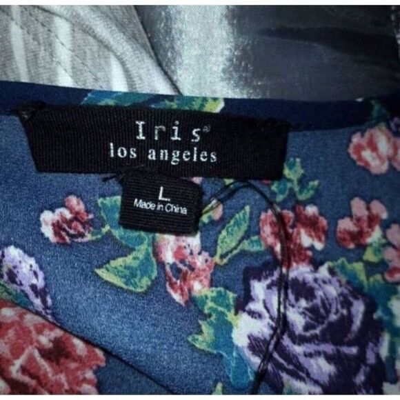 IRIS NAVY & PINK FLORAL ROMPER SZ.L EUC. - Picture 5 of 6